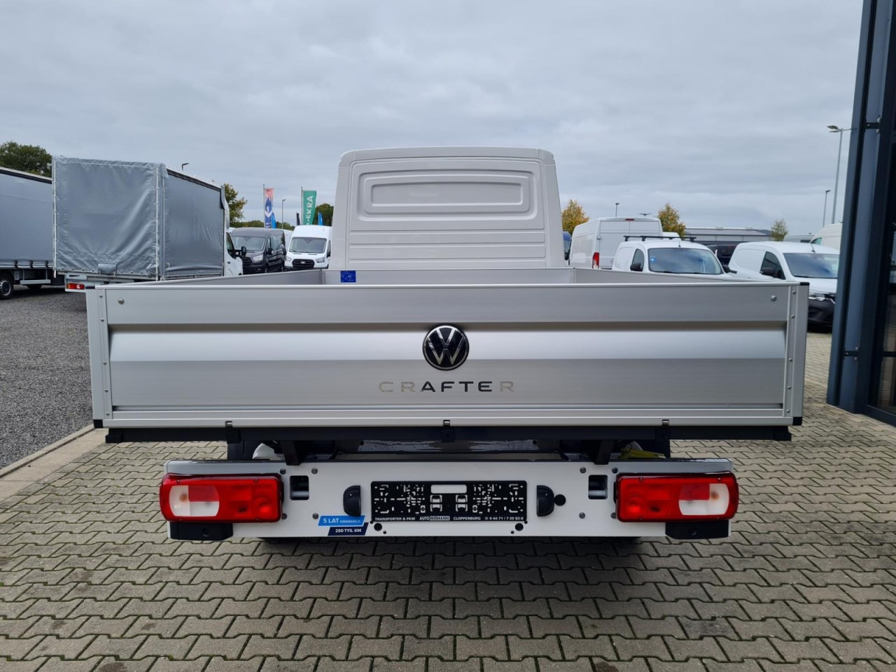 Volkswagen Crafter 35 Doka TDI Pritsche lang L4 KLIMA TEMPOMAT - Avolava pakettiauto, Jatko-ohjaamo kevyt kuorma-auto: kuva Volkswagen Crafter 35 Doka TDI Pritsche lang L4 KLIMA TEMPOMAT - Avolava pakettiauto, Jatko-ohjaamo kevyt kuorma-auto Volkswagen Crafter 35 Doka TDI Pritsche lang L4 KLIMA TEMPOMAT - Avolava pakettiauto, Jatko-ohjaamo kevyt kuorma-auto: kuva Volkswagen Crafter 35 Doka TDI Pritsche lang L4 KLIMA TEMPOMAT - Avolava pakettiauto, Jatko-ohjaamo kevyt kuorma-auto