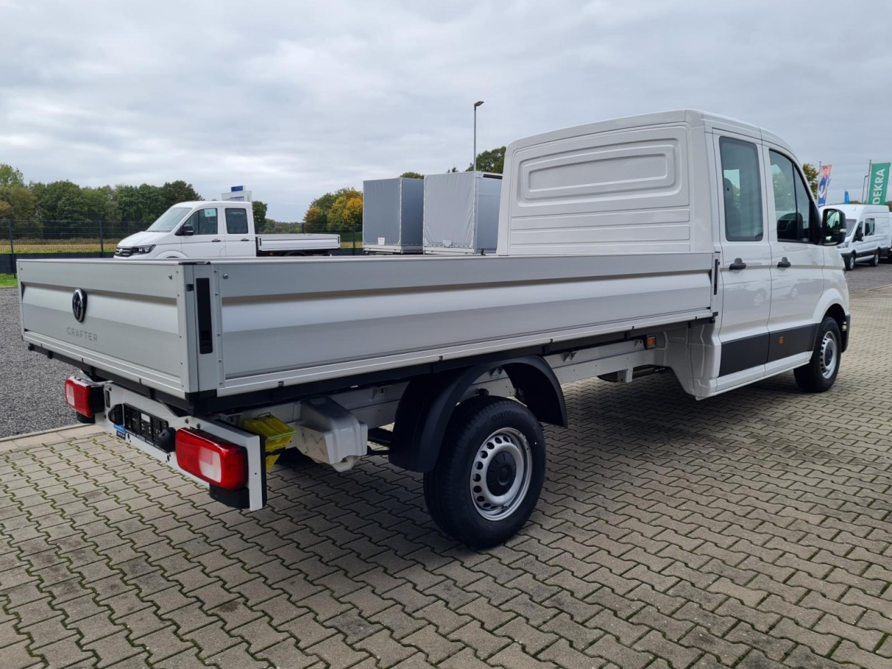 Volkswagen Crafter 35 Doka TDI Pritsche lang L4 KLIMA TEMPOMAT - Avolava pakettiauto, Jatko-ohjaamo kevyt kuorma-auto: kuva Volkswagen Crafter 35 Doka TDI Pritsche lang L4 KLIMA TEMPOMAT - Avolava pakettiauto, Jatko-ohjaamo kevyt kuorma-auto Volkswagen Crafter 35 Doka TDI Pritsche lang L4 KLIMA TEMPOMAT - Avolava pakettiauto, Jatko-ohjaamo kevyt kuorma-auto: kuva Volkswagen Crafter 35 Doka TDI Pritsche lang L4 KLIMA TEMPOMAT - Avolava pakettiauto, Jatko-ohjaamo kevyt kuorma-auto
