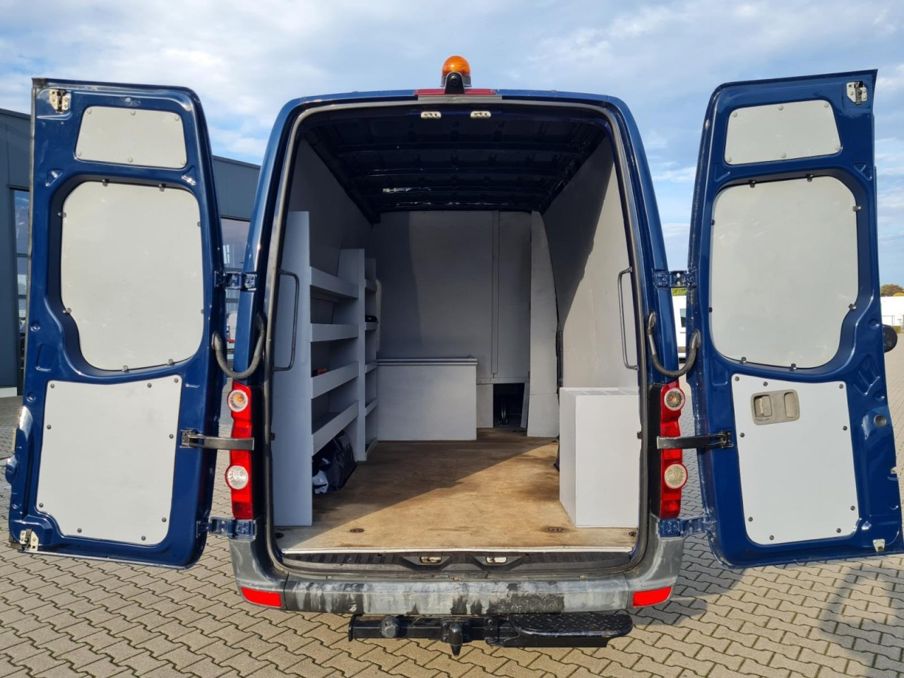 Volkswagen Crafter 35 Kasten Doka 5 Sitze AHK 3.5to REGALSYSTEM - Pakettiauto, Jatko-ohjaamo kevyt kuorma-auto: kuva Volkswagen Crafter 35 Kasten Doka 5 Sitze AHK 3.5to REGALSYSTEM - Pakettiauto, Jatko-ohjaamo kevyt kuorma-auto Volkswagen Crafter 35 Kasten Doka 5 Sitze AHK 3.5to REGALSYSTEM - Pakettiauto, Jatko-ohjaamo kevyt kuorma-auto: kuva Volkswagen Crafter 35 Kasten Doka 5 Sitze AHK 3.5to REGALSYSTEM - Pakettiauto, Jatko-ohjaamo kevyt kuorma-auto