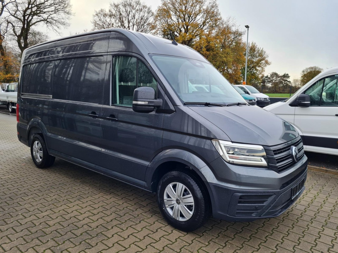 Volkswagen Crafter 35 Kasten MR L3H3 AG 4MOTION AHK LED KAMERA - Pakettiauto: kuva Volkswagen Crafter 35 Kasten MR L3H3 AG 4MOTION AHK LED KAMERA - Pakettiauto Volkswagen Crafter 35 Kasten MR L3H3 AG 4MOTION AHK LED KAMERA - Pakettiauto: kuva Volkswagen Crafter 35 Kasten MR L3H3 AG 4MOTION AHK LED KAMERA - Pakettiauto