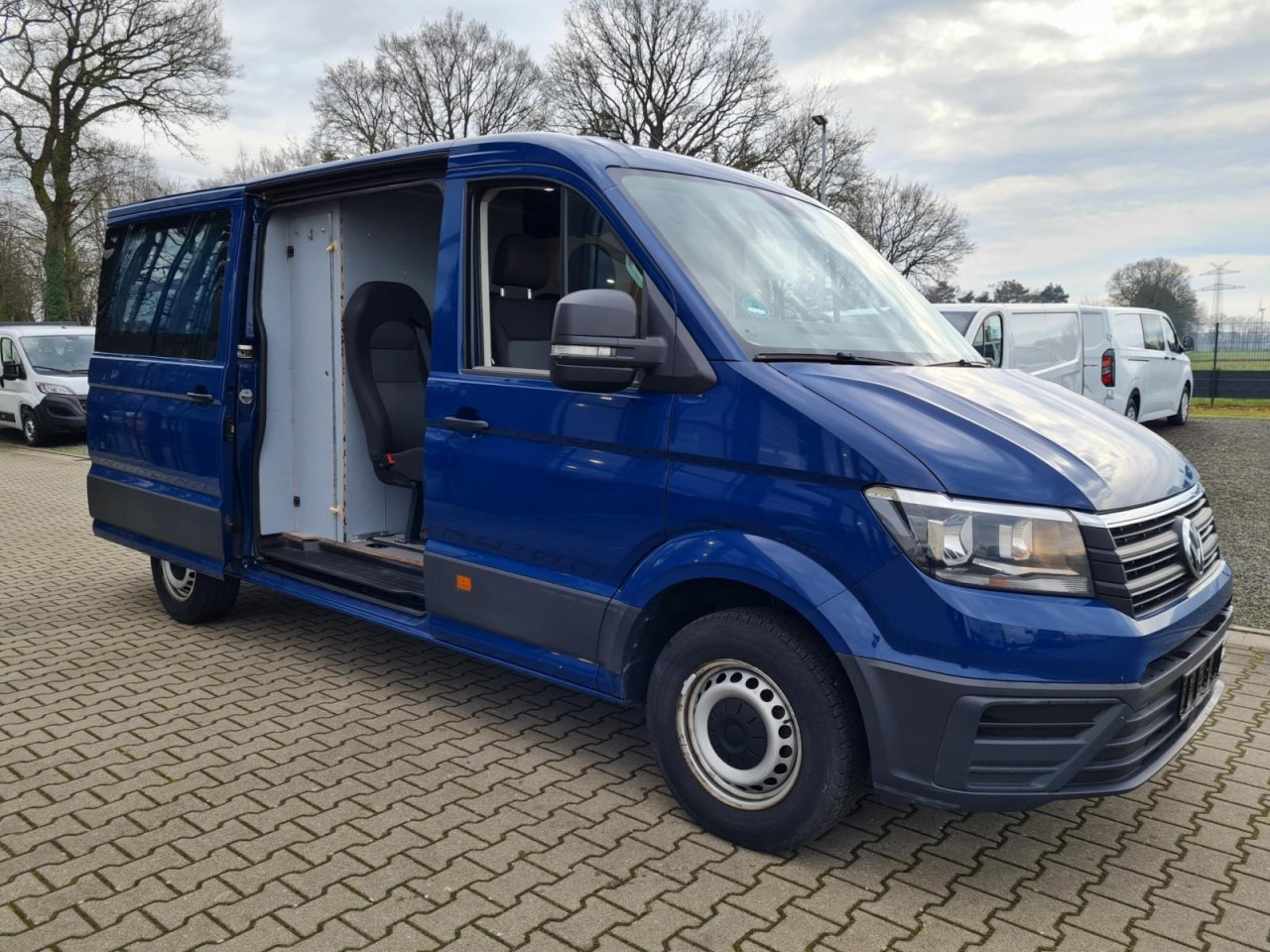 Volkswagen Crafter 35 Kasten Plus Doka mixto NAVI AHK 6 Sitzer - Pakettiauto, Jatko-ohjaamo kevyt kuorma-auto: kuva Volkswagen Crafter 35 Kasten Plus Doka mixto NAVI AHK 6 Sitzer - Pakettiauto, Jatko-ohjaamo kevyt kuorma-auto Volkswagen Crafter 35 Kasten Plus Doka mixto NAVI AHK 6 Sitzer - Pakettiauto, Jatko-ohjaamo kevyt kuorma-auto: kuva Volkswagen Crafter 35 Kasten Plus Doka mixto NAVI AHK 6 Sitzer - Pakettiauto, Jatko-ohjaamo kevyt kuorma-auto