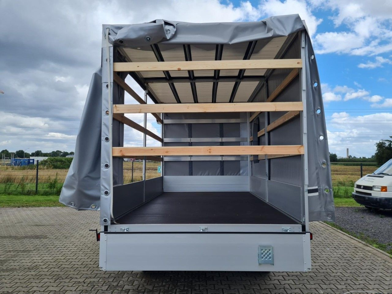 Volkswagen Crafter 35 TDI Pritsche Schiebe Plane ERGO LED T - Pressukapelli tavara-auto: kuva Volkswagen Crafter 35 TDI Pritsche Schiebe Plane ERGO LED T - Pressukapelli tavara-auto Volkswagen Crafter 35 TDI Pritsche Schiebe Plane ERGO LED T - Pressukapelli tavara-auto: kuva Volkswagen Crafter 35 TDI Pritsche Schiebe Plane ERGO LED T - Pressukapelli tavara-auto