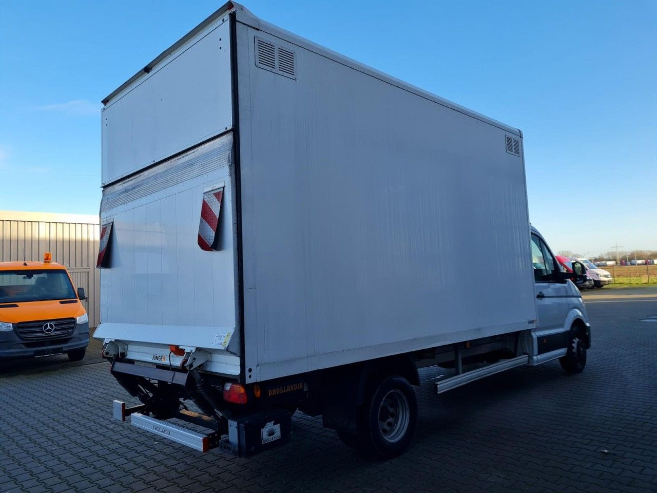 Volkswagen Crafter 50 Koffer hoch 2.0 TDI LBW KLIMA KAMERA - Jakeluauto: kuva Volkswagen Crafter 50 Koffer hoch 2.0 TDI LBW KLIMA KAMERA - Jakeluauto Volkswagen Crafter 50 Koffer hoch 2.0 TDI LBW KLIMA KAMERA - Jakeluauto: kuva Volkswagen Crafter 50 Koffer hoch 2.0 TDI LBW KLIMA KAMERA - Jakeluauto