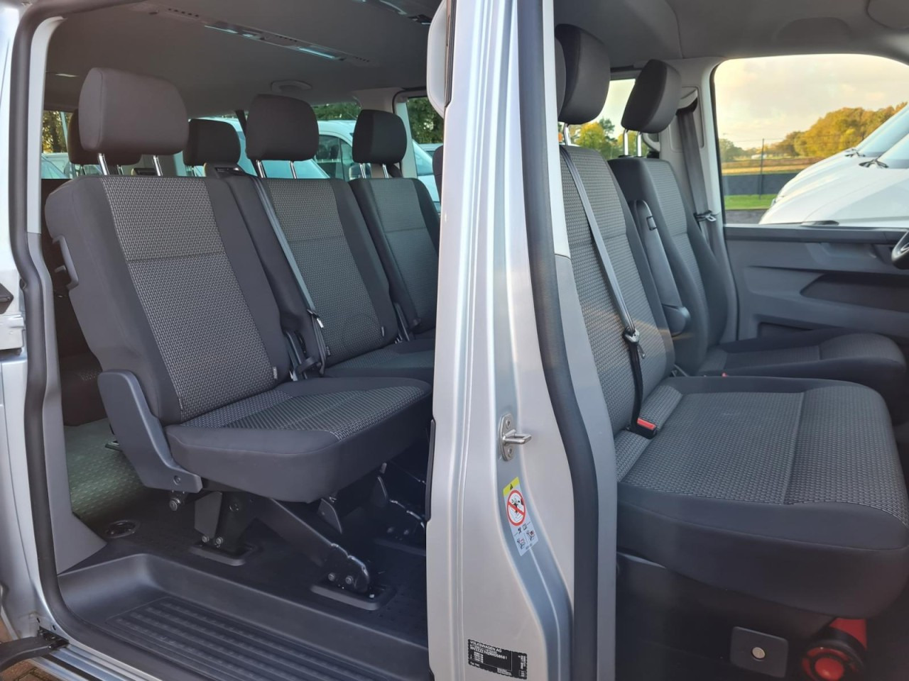 Volkswagen T6.1 Caravelle TDI lang 9 Sitzer 2 Schiebetüren Trendl. - Minibussi, Pikkubussi: kuva Volkswagen T6.1 Caravelle TDI lang 9 Sitzer 2 Schiebetüren Trendl. - Minibussi, Pikkubussi Volkswagen T6.1 Caravelle TDI lang 9 Sitzer 2 Schiebetüren Trendl. - Minibussi, Pikkubussi: kuva Volkswagen T6.1 Caravelle TDI lang 9 Sitzer 2 Schiebetüren Trendl. - Minibussi, Pikkubussi