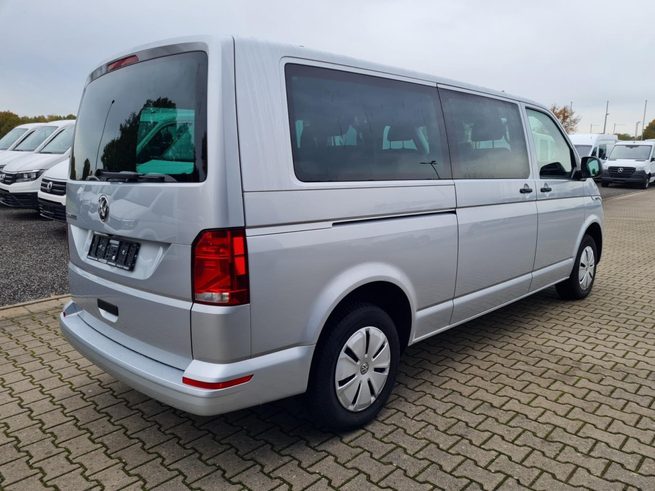 Volkswagen T6.1 Caravelle TDI lang 9 Sitzer 2 Schiebetüren Trendl. - Minibussi, Pikkubussi: kuva Volkswagen T6.1 Caravelle TDI lang 9 Sitzer 2 Schiebetüren Trendl. - Minibussi, Pikkubussi Volkswagen T6.1 Caravelle TDI lang 9 Sitzer 2 Schiebetüren Trendl. - Minibussi, Pikkubussi: kuva Volkswagen T6.1 Caravelle TDI lang 9 Sitzer 2 Schiebetüren Trendl. - Minibussi, Pikkubussi