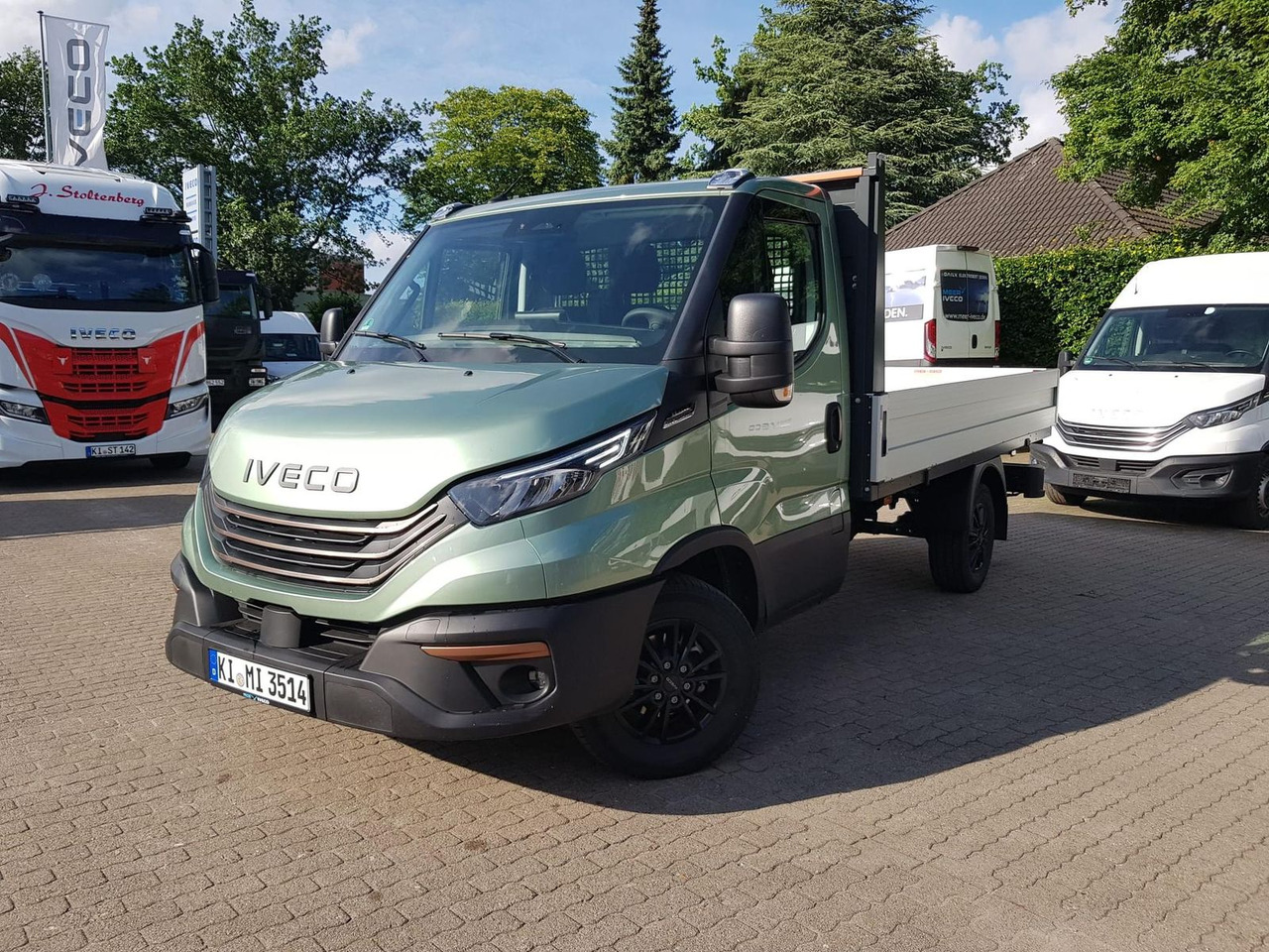 Iveco Daily 35S14HA8 Pritsche AHK 100 kW (136 PS),... - Avolava pakettiauto: kuva Iveco Daily 35S14HA8 Pritsche AHK 100 kW (136 PS),... - Avolava pakettiauto Iveco Daily 35S14HA8 Pritsche AHK 100 kW (136 PS),... - Avolava pakettiauto: kuva Iveco Daily 35S14HA8 Pritsche AHK 100 kW (136 PS),... - Avolava pakettiauto