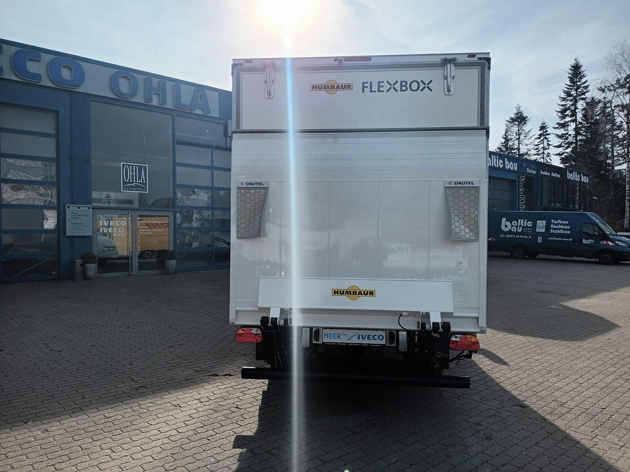 Iveco Daily 35S14HE Koffer LBW, Rückfahrkamera 2x a... - Jakeluauto: kuva Iveco Daily 35S14HE Koffer LBW, Rückfahrkamera 2x a... - Jakeluauto Iveco Daily 35S14HE Koffer LBW, Rückfahrkamera 2x a... - Jakeluauto: kuva Iveco Daily 35S14HE Koffer LBW, Rückfahrkamera 2x a... - Jakeluauto