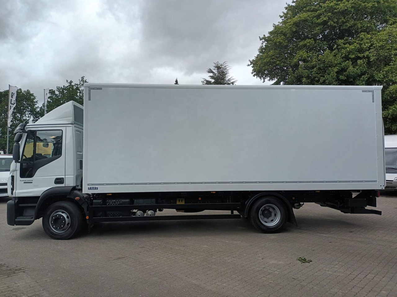 Iveco ML120E25/P mit SAXAS LBW 185 kW (252 PS), Aut... - Jakeluauto: kuva Iveco ML120E25/P mit SAXAS LBW 185 kW (252 PS), Aut... - Jakeluauto Iveco ML120E25/P mit SAXAS LBW 185 kW (252 PS), Aut... - Jakeluauto: kuva Iveco ML120E25/P mit SAXAS LBW 185 kW (252 PS), Aut... - Jakeluauto