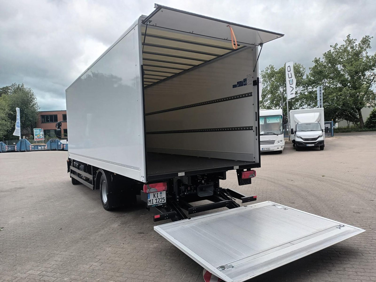 Iveco ML120E25/P mit SAXAS LBW 185 kW (252 PS), Aut... - Jakeluauto: kuva Iveco ML120E25/P mit SAXAS LBW 185 kW (252 PS), Aut... - Jakeluauto Iveco ML120E25/P mit SAXAS LBW 185 kW (252 PS), Aut... - Jakeluauto: kuva Iveco ML120E25/P mit SAXAS LBW 185 kW (252 PS), Aut... - Jakeluauto