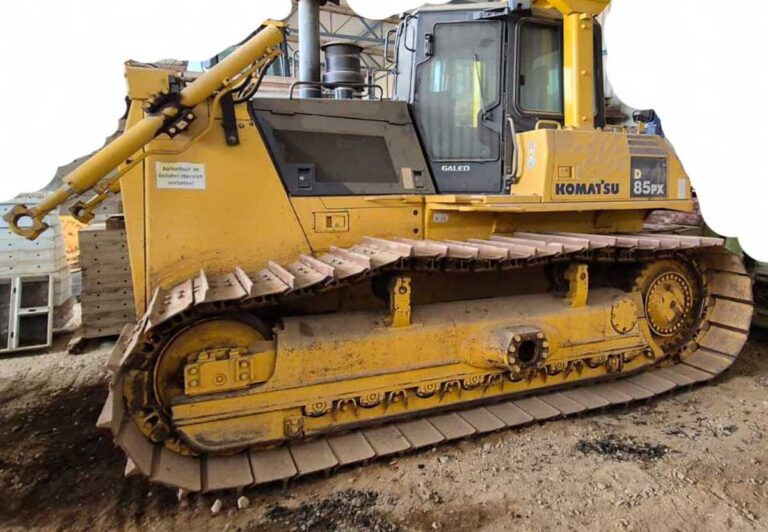 Komatsu D85PX-15EO – Bulldozer / Planierraupe - Puskutraktori: kuva Komatsu D85PX-15EO – Bulldozer / Planierraupe - Puskutraktori Komatsu D85PX-15EO – Bulldozer / Planierraupe - Puskutraktori: kuva Komatsu D85PX-15EO – Bulldozer / Planierraupe - Puskutraktori