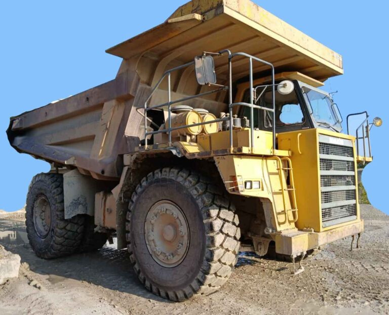 Komatsu HD605-5 – Dumper - Dumpperi: kuva  Komatsu HD605-5 – Dumper - Dumpperi Komatsu HD605-5 – Dumper - Dumpperi: kuva  Komatsu HD605-5 – Dumper - Dumpperi