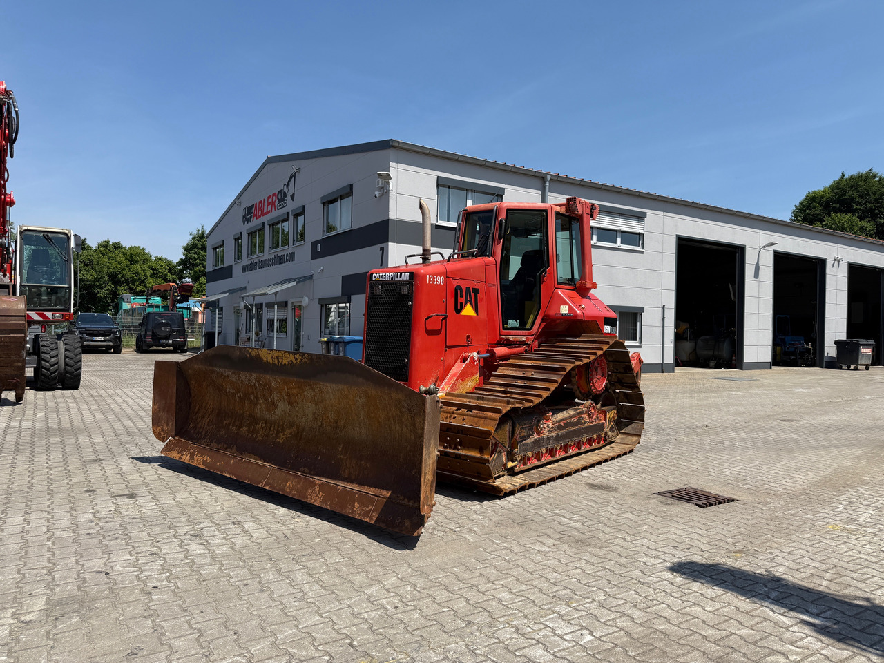 CATERPILLAR D5N FTC LGP Raupe mit 6-Wege + Heckaufreißer - Puskutraktori: kuva CATERPILLAR D5N FTC LGP Raupe mit 6-Wege + Heckaufreißer - Puskutraktori CATERPILLAR D5N FTC LGP Raupe mit 6-Wege + Heckaufreißer - Puskutraktori: kuva CATERPILLAR D5N FTC LGP Raupe mit 6-Wege + Heckaufreißer - Puskutraktori