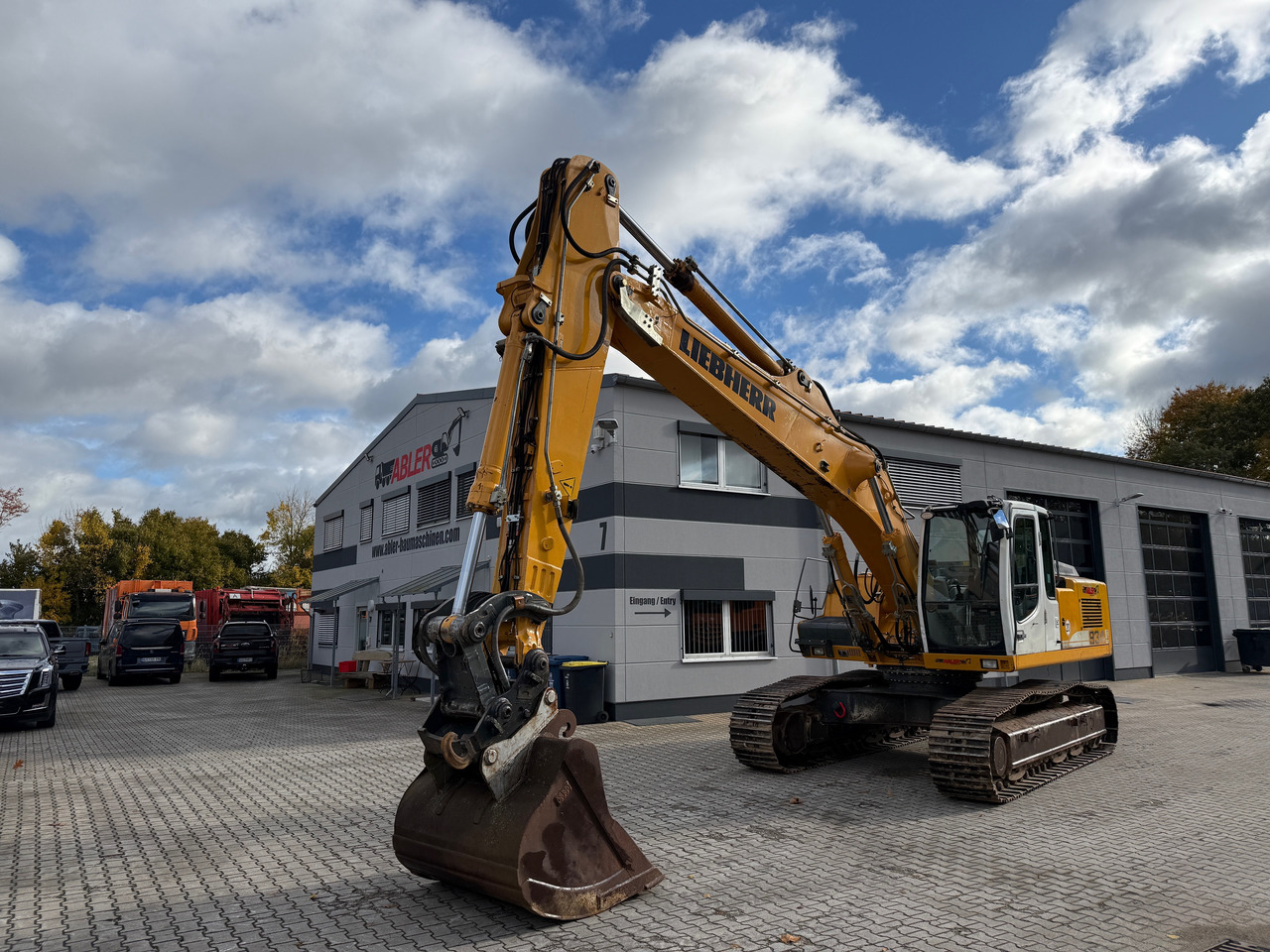 Liebherr R934 C HDS Kettenbagger OQ70/55 ZS - Kaivuri: kuva Liebherr R934 C HDS Kettenbagger OQ70/55 ZS - Kaivuri Liebherr R934 C HDS Kettenbagger OQ70/55 ZS - Kaivuri: kuva Liebherr R934 C HDS Kettenbagger OQ70/55 ZS - Kaivuri