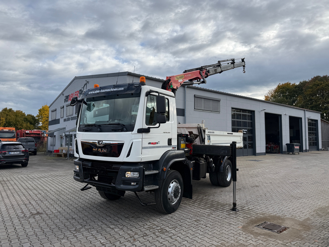 MAN TGM 18.320 Kipper+Kran Palfinger 4x4 Funk Greifer - Kippiauto kuorma-auto, Nosturiauto: kuva MAN TGM 18.320 Kipper+Kran Palfinger 4x4 Funk Greifer - Kippiauto kuorma-auto, Nosturiauto MAN TGM 18.320 Kipper+Kran Palfinger 4x4 Funk Greifer - Kippiauto kuorma-auto, Nosturiauto: kuva MAN TGM 18.320 Kipper+Kran Palfinger 4x4 Funk Greifer - Kippiauto kuorma-auto, Nosturiauto