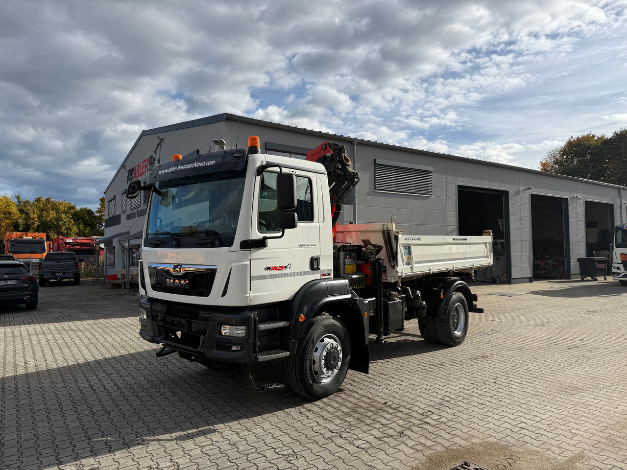 MAN TGM 18.320 Kipper+Kran Palfinger 4x4 Funk Greifer - Kippiauto kuorma-auto, Nosturiauto: kuva MAN TGM 18.320 Kipper+Kran Palfinger 4x4 Funk Greifer - Kippiauto kuorma-auto, Nosturiauto MAN TGM 18.320 Kipper+Kran Palfinger 4x4 Funk Greifer - Kippiauto kuorma-auto, Nosturiauto: kuva MAN TGM 18.320 Kipper+Kran Palfinger 4x4 Funk Greifer - Kippiauto kuorma-auto, Nosturiauto