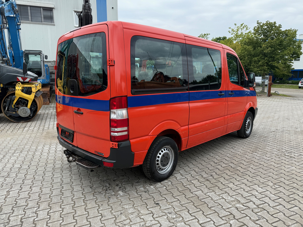 Mercedes-Benz 211 CDI Kombi AHK - Henkilöauto: kuva Mercedes-Benz 211 CDI Kombi AHK - Henkilöauto Mercedes-Benz 211 CDI Kombi AHK - Henkilöauto: kuva Mercedes-Benz 211 CDI Kombi AHK - Henkilöauto
