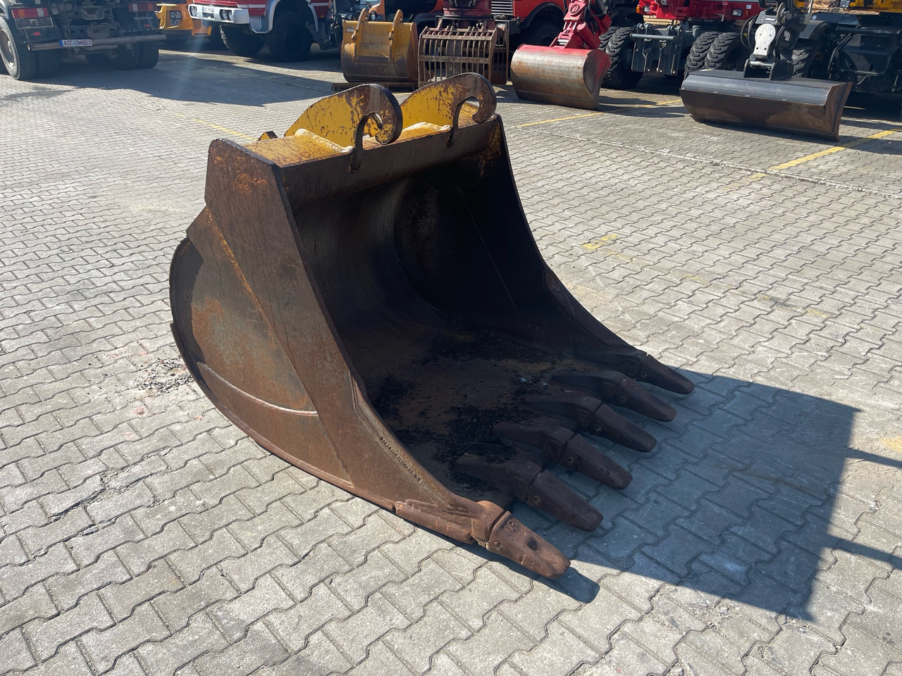 Tieflöffel 135cm - Kaivinkoneen kauha: kuva Tieflöffel 135cm - Kaivinkoneen kauha Tieflöffel 135cm - Kaivinkoneen kauha: kuva Tieflöffel 135cm - Kaivinkoneen kauha