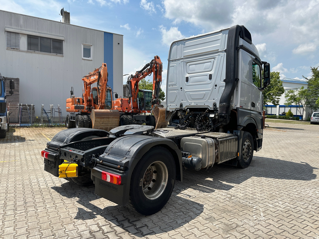 Mercedes-Benz 1845 Arocs SZM Kipphydraulik Mischerantrieb - Vetopöytäauto: kuva Mercedes-Benz 1845 Arocs SZM Kipphydraulik Mischerantrieb - Vetopöytäauto Mercedes-Benz 1845 Arocs SZM Kipphydraulik Mischerantrieb - Vetopöytäauto: kuva Mercedes-Benz 1845 Arocs SZM Kipphydraulik Mischerantrieb - Vetopöytäauto