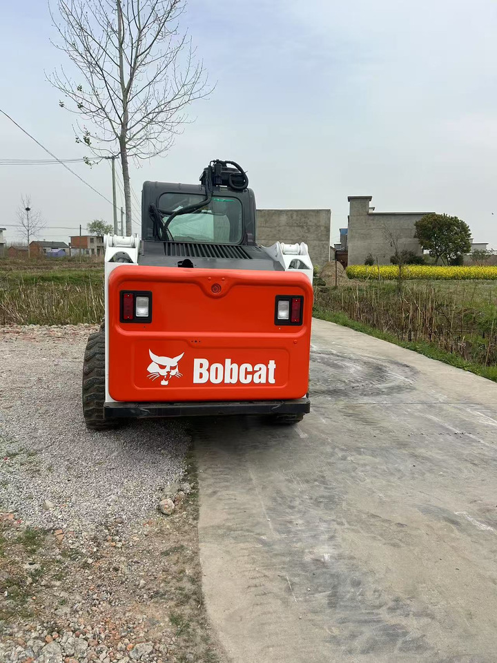 Liukuohjattu kuormaaja Bobcat S550: kuva Liukuohjattu kuormaaja Bobcat S550
