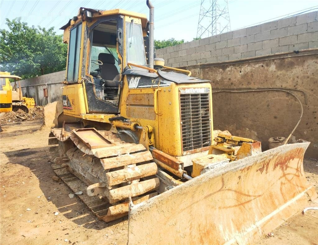 Caterpillar D3G - Puskutraktori: kuva Caterpillar D3G - Puskutraktori Caterpillar D3G - Puskutraktori: kuva Caterpillar D3G - Puskutraktori