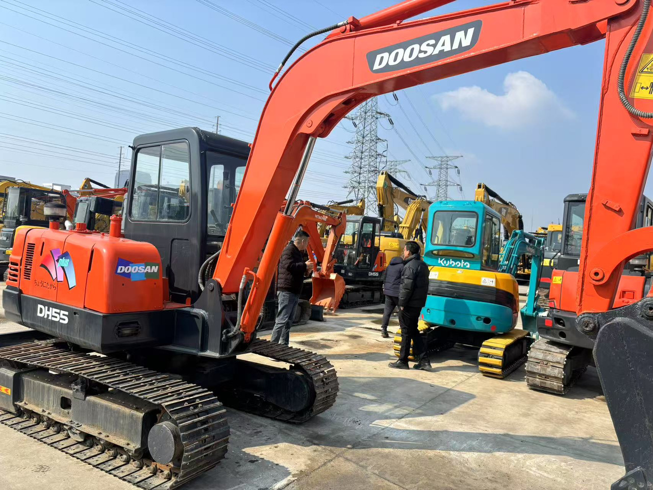 Doosan DH55 - Minikuormaaja: kuva Doosan DH55 - Minikuormaaja Doosan DH55 - Minikuormaaja: kuva Doosan DH55 - Minikuormaaja
