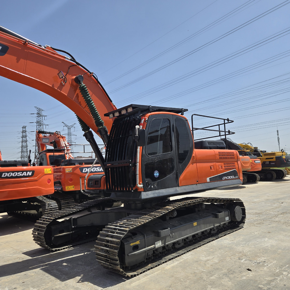 Doosan DX300 - Kaivuri: kuva Doosan DX300 - Kaivuri Doosan DX300 - Kaivuri: kuva Doosan DX300 - Kaivuri