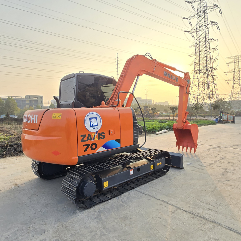 HITACHI ZX70 - Minikuormaaja: kuva HITACHI ZX70 - Minikuormaaja HITACHI ZX70 - Minikuormaaja: kuva HITACHI ZX70 - Minikuormaaja