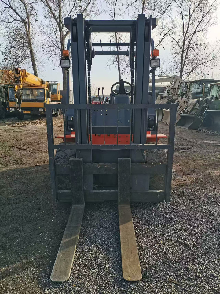 HeLi H50 - Dieseltrukki: kuva HeLi H50 - Dieseltrukki HeLi H50 - Dieseltrukki: kuva HeLi H50 - Dieseltrukki