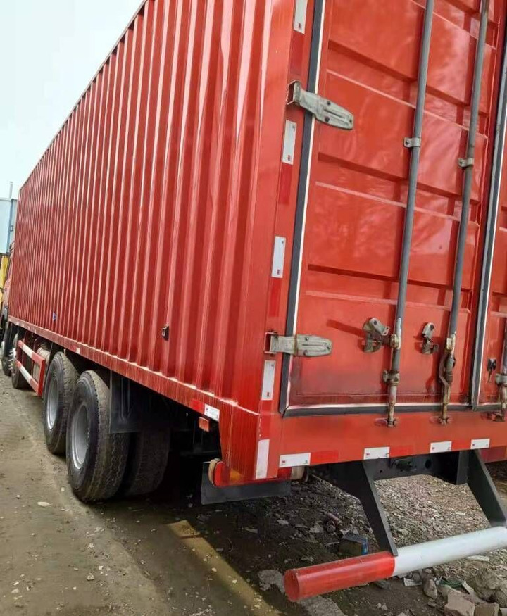 Howo 8X4 Box Truck Box Van - Konttialus/ Vaihtokuormatilat kuorma-auto: kuva Howo 8X4 Box Truck Box Van - Konttialus/ Vaihtokuormatilat kuorma-auto Howo 8X4 Box Truck Box Van - Konttialus/ Vaihtokuormatilat kuorma-auto: kuva Howo 8X4 Box Truck Box Van - Konttialus/ Vaihtokuormatilat kuorma-auto