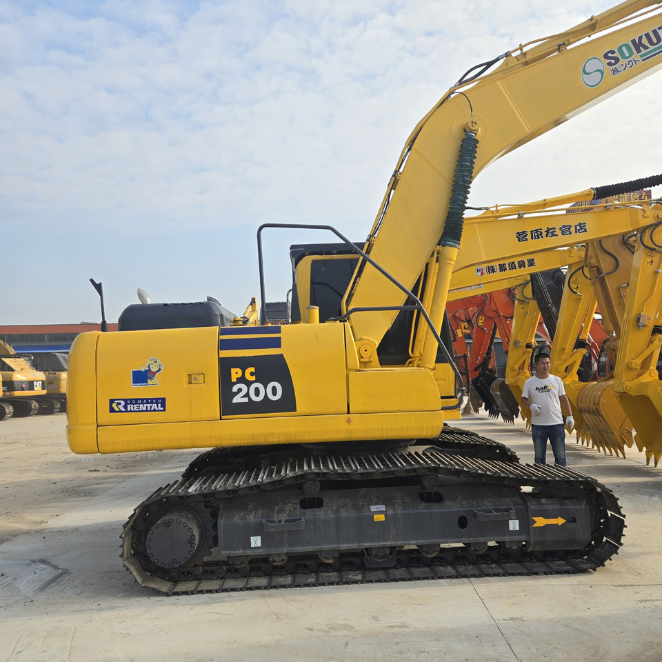 KOMATSU PC200-8 - Kaivuri: kuva KOMATSU PC200-8 - Kaivuri KOMATSU PC200-8 - Kaivuri: kuva KOMATSU PC200-8 - Kaivuri