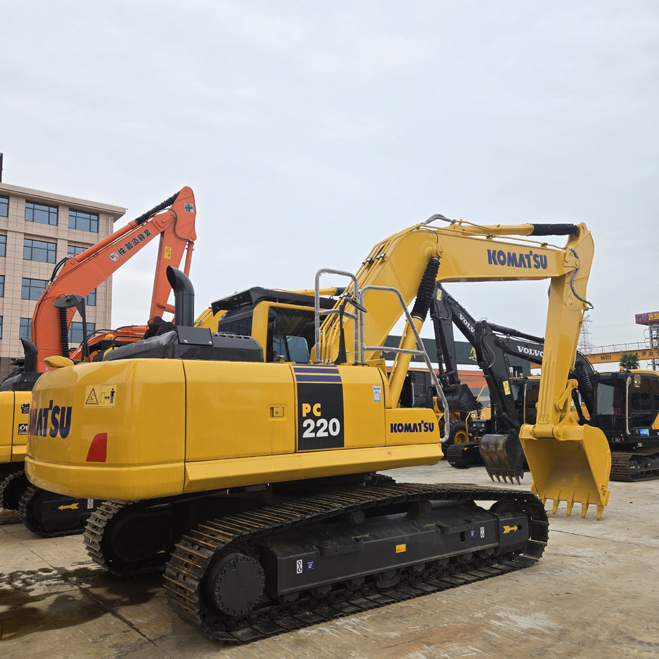 KOMATSU PC220-8 - Kaivuri: kuva KOMATSU PC220-8 - Kaivuri KOMATSU PC220-8 - Kaivuri: kuva KOMATSU PC220-8 - Kaivuri