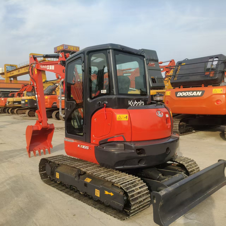 KUBOTA KX165 - Minikuormaaja: kuva KUBOTA KX165 - Minikuormaaja KUBOTA KX165 - Minikuormaaja: kuva KUBOTA KX165 - Minikuormaaja