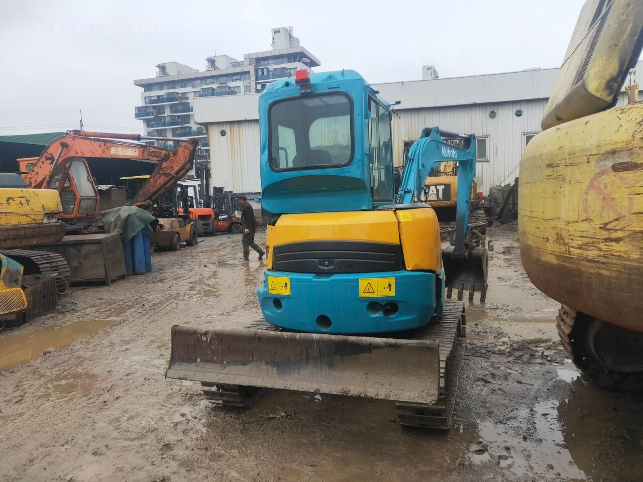 Kubota U35 - Minikuormaaja: kuva Kubota U35 - Minikuormaaja Kubota U35 - Minikuormaaja: kuva Kubota U35 - Minikuormaaja