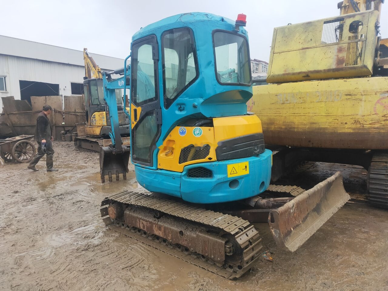 Kubota U35 - Minikuormaaja: kuva Kubota U35 - Minikuormaaja Kubota U35 - Minikuormaaja: kuva Kubota U35 - Minikuormaaja