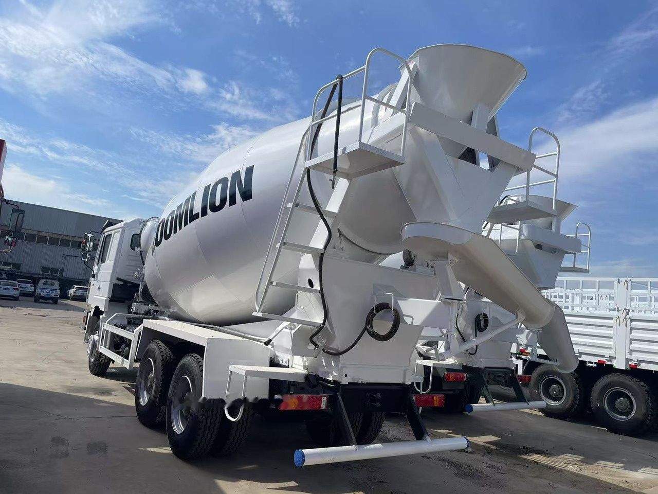Shacman F3000 Concrete mixer truck - Betoniauto: kuva Shacman F3000 Concrete mixer truck - Betoniauto Shacman F3000 Concrete mixer truck - Betoniauto: kuva Shacman F3000 Concrete mixer truck - Betoniauto