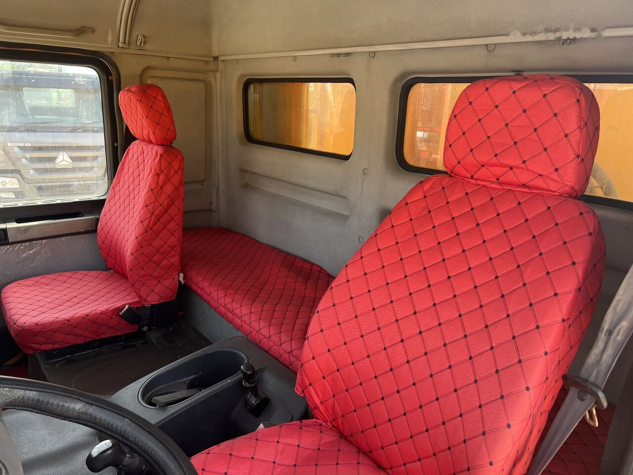 Shacman F3000 - Kippiauto kuorma-auto: kuva Shacman F3000 - Kippiauto kuorma-auto Shacman F3000 - Kippiauto kuorma-auto: kuva Shacman F3000 - Kippiauto kuorma-auto