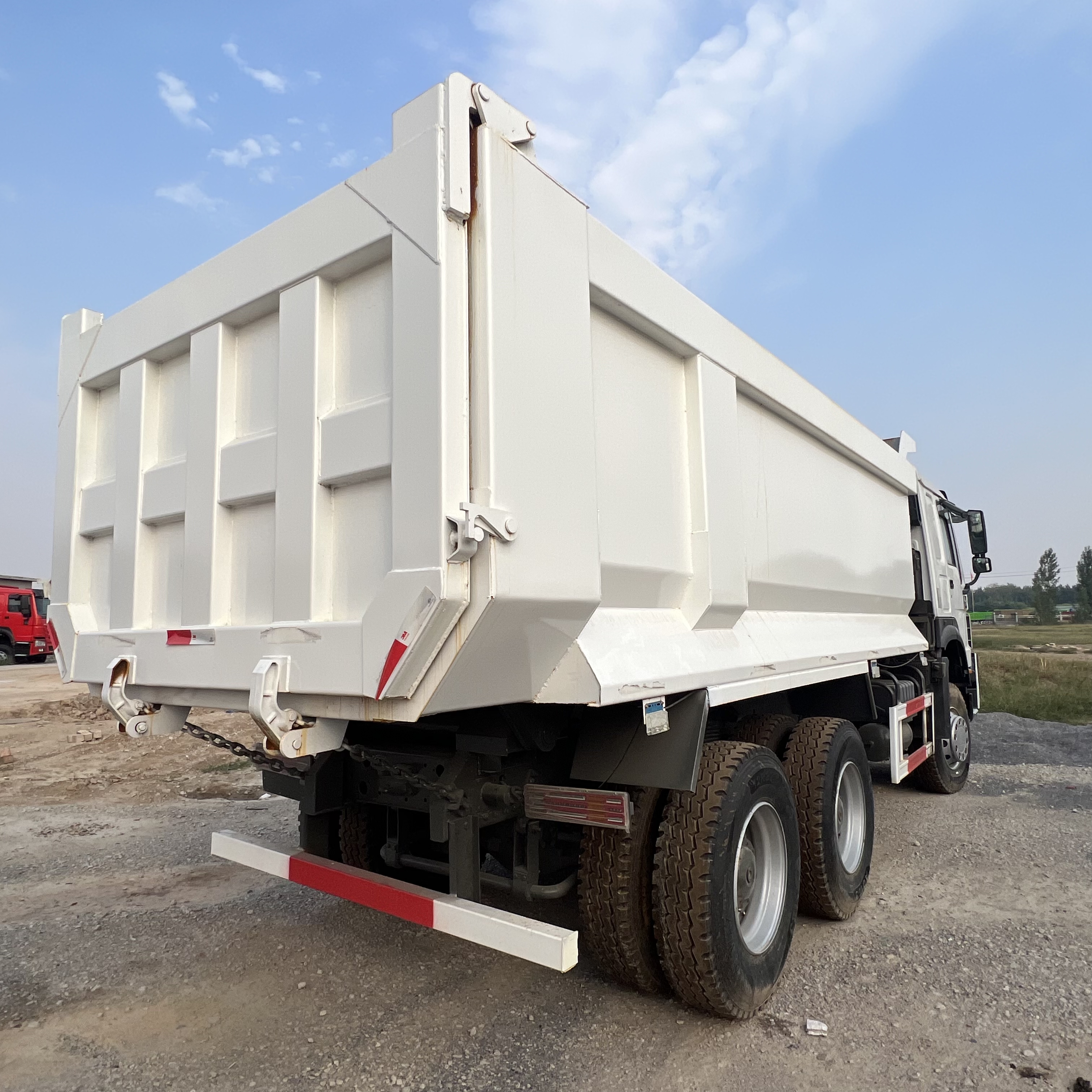 Sinotruk HOWO 371 6*4 Dump truck - Kippiauto kuorma-auto: kuva Sinotruk HOWO 371 6*4 Dump truck - Kippiauto kuorma-auto Sinotruk HOWO 371 6*4 Dump truck - Kippiauto kuorma-auto: kuva Sinotruk HOWO 371 6*4 Dump truck - Kippiauto kuorma-auto