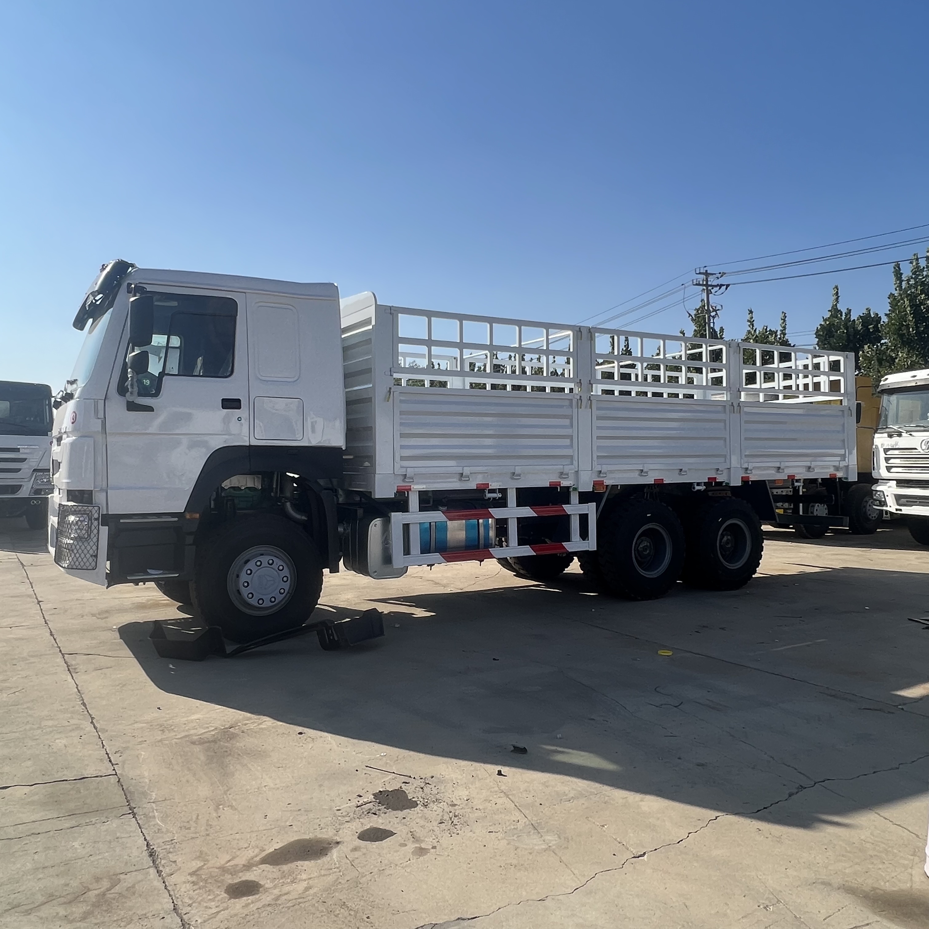Sinotruk HOWO 371 6*4 Fence truck - Lava-kuorma-auto: kuva Sinotruk HOWO 371 6*4 Fence truck - Lava-kuorma-auto Sinotruk HOWO 371 6*4 Fence truck - Lava-kuorma-auto: kuva Sinotruk HOWO 371 6*4 Fence truck - Lava-kuorma-auto