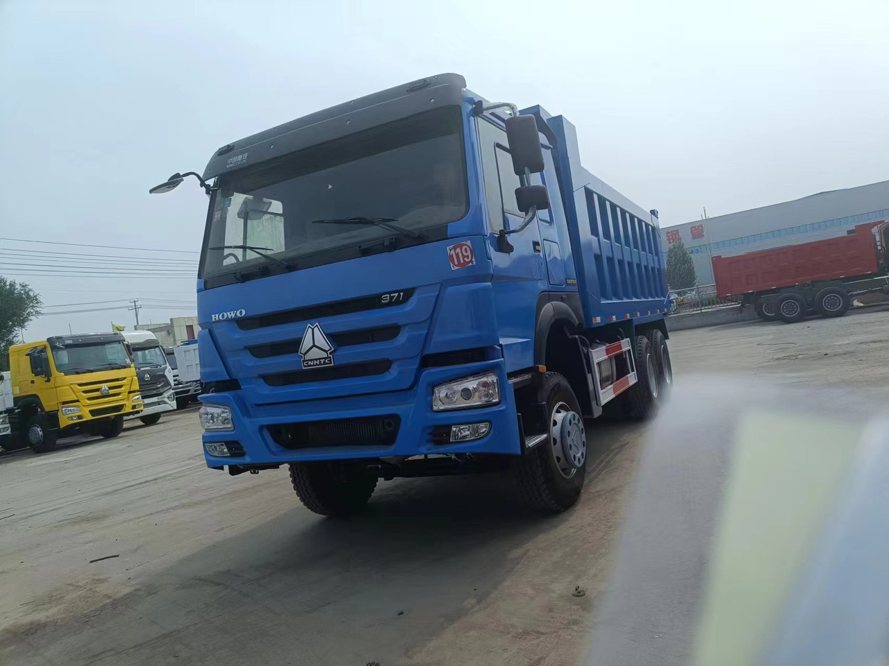 Sinotruk HOWO 371 6*4 dump truck - Pikku dumpperi: kuva Sinotruk HOWO 371 6*4 dump truck - Pikku dumpperi Sinotruk HOWO 371 6*4 dump truck - Pikku dumpperi: kuva Sinotruk HOWO 371 6*4 dump truck - Pikku dumpperi