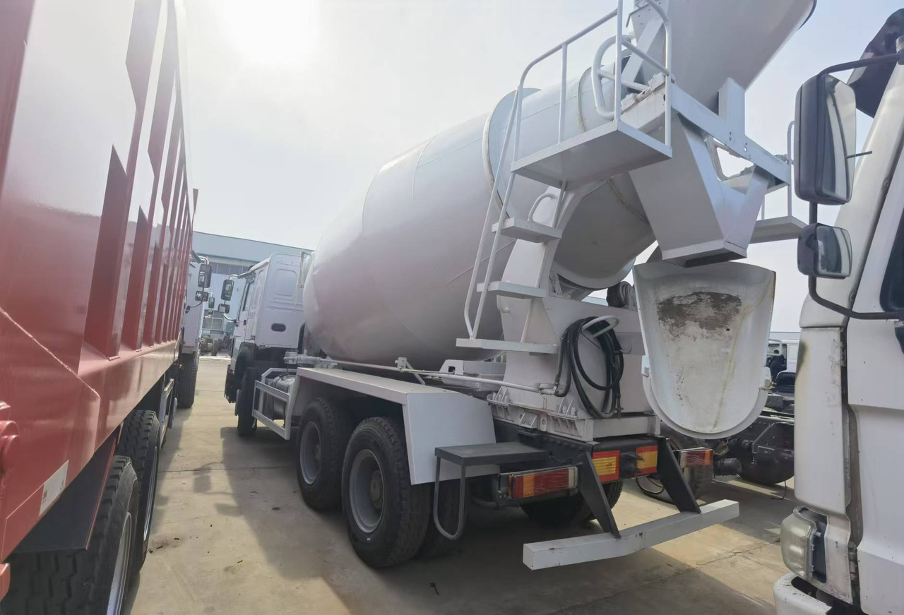 Sinotruk HOWO 371 Concrete mixer truck - Betoniauto: kuva Sinotruk HOWO 371 Concrete mixer truck - Betoniauto Sinotruk HOWO 371 Concrete mixer truck - Betoniauto: kuva Sinotruk HOWO 371 Concrete mixer truck - Betoniauto