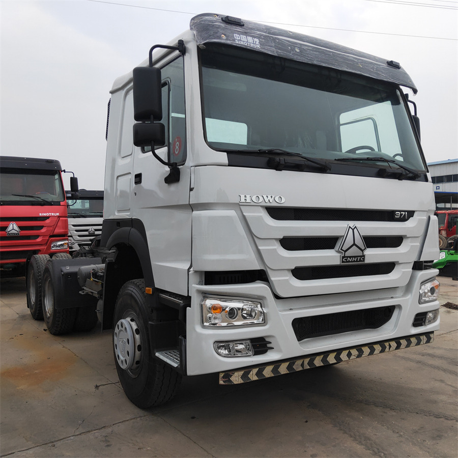 Sinotruk HOWO 371 tractor - Pikku dumpperi: kuva Sinotruk HOWO 371 tractor - Pikku dumpperi Sinotruk HOWO 371 tractor - Pikku dumpperi: kuva Sinotruk HOWO 371 tractor - Pikku dumpperi