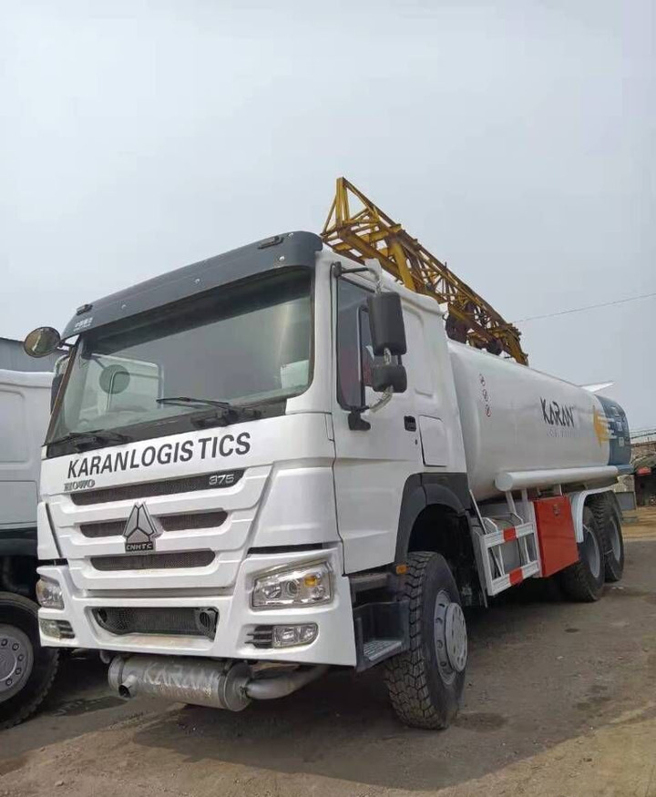Sinotruk HOWO 6*4 sprinkler - Puhtaanpitoauto: kuva Sinotruk HOWO 6*4 sprinkler - Puhtaanpitoauto Sinotruk HOWO 6*4 sprinkler - Puhtaanpitoauto: kuva Sinotruk HOWO 6*4 sprinkler - Puhtaanpitoauto