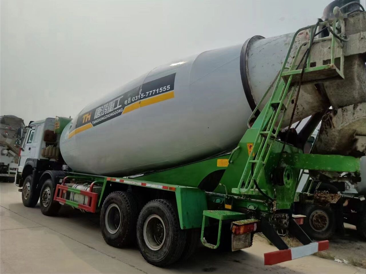 Sinotruk HOWO 8*4 Concrete mixer truck - Betoniauto: kuva Sinotruk HOWO 8*4 Concrete mixer truck - Betoniauto Sinotruk HOWO 8*4 Concrete mixer truck - Betoniauto: kuva Sinotruk HOWO 8*4 Concrete mixer truck - Betoniauto