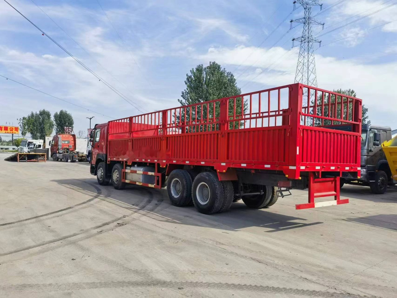Sinotruk HOWO 8*4 Fence Truck - Pikku dumpperi: kuva Sinotruk HOWO 8*4 Fence Truck - Pikku dumpperi Sinotruk HOWO 8*4 Fence Truck - Pikku dumpperi: kuva Sinotruk HOWO 8*4 Fence Truck - Pikku dumpperi