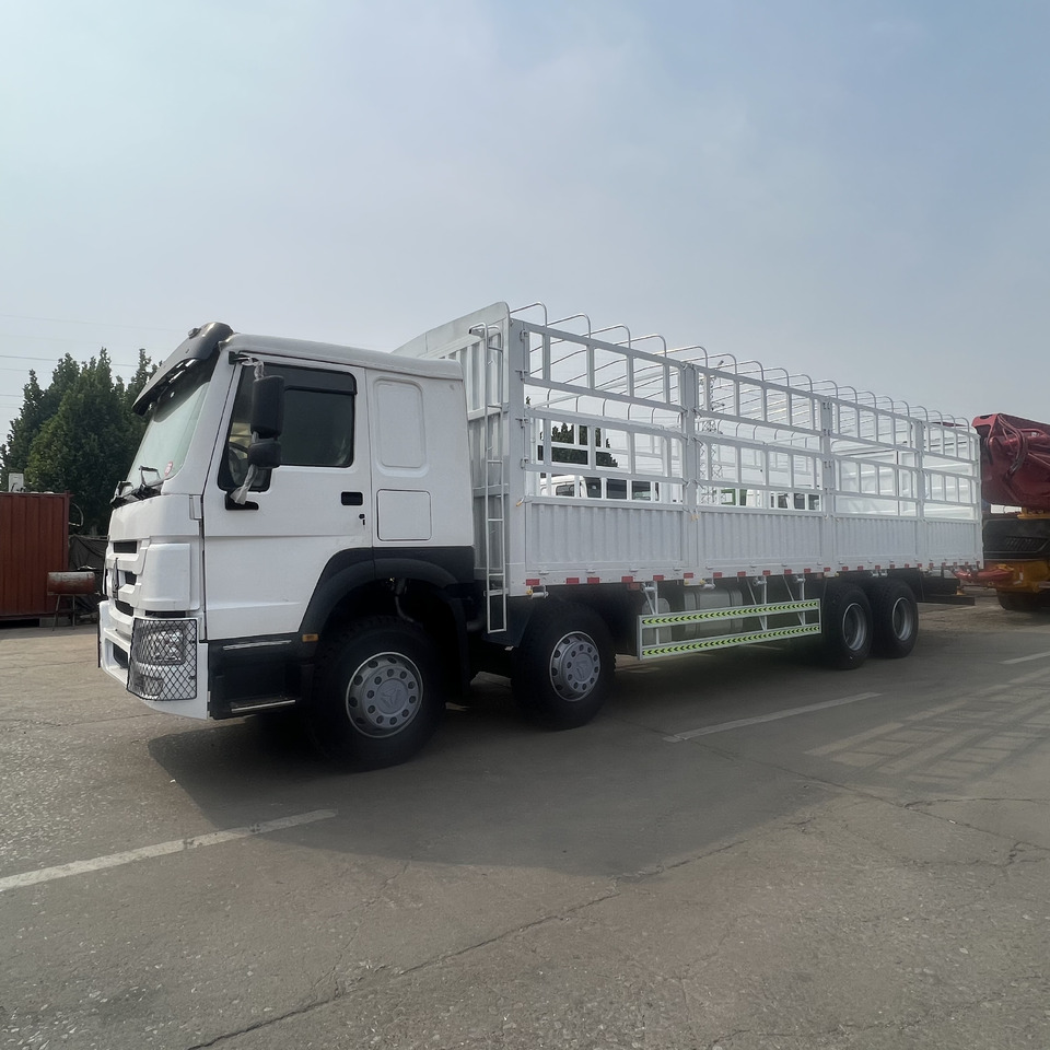 Sinotruk HOWO - Lava-kuorma-auto: kuva Sinotruk HOWO - Lava-kuorma-auto Sinotruk HOWO - Lava-kuorma-auto: kuva Sinotruk HOWO - Lava-kuorma-auto