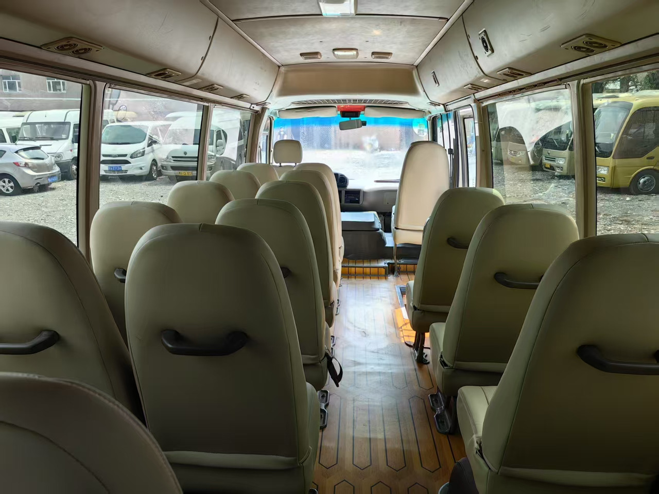 Toyota Coaster - Minibussi, Pikkubussi: kuva Toyota Coaster - Minibussi, Pikkubussi Toyota Coaster - Minibussi, Pikkubussi: kuva Toyota Coaster - Minibussi, Pikkubussi