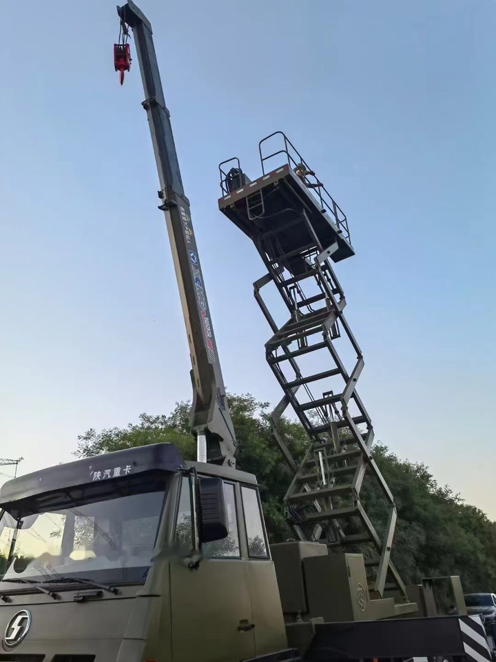 XCMG  - Ajoneuvonosturi: kuva XCMG  - Ajoneuvonosturi XCMG  - Ajoneuvonosturi: kuva XCMG  - Ajoneuvonosturi