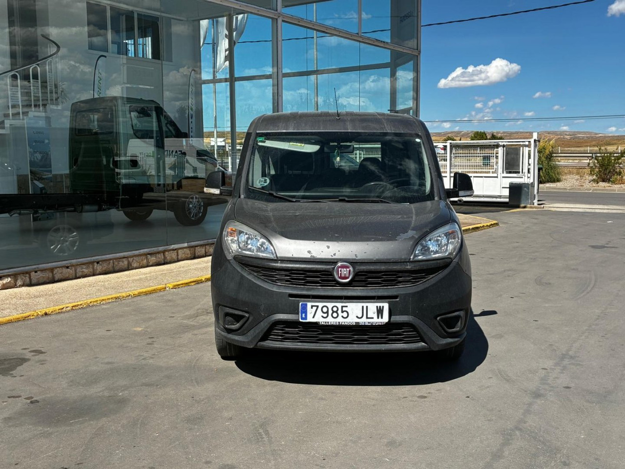 Furgón Fiat Dobló 5 plazas - Pakettiauto: kuva Furgón Fiat Dobló 5 plazas - Pakettiauto Furgón Fiat Dobló 5 plazas - Pakettiauto: kuva Furgón Fiat Dobló 5 plazas - Pakettiauto
