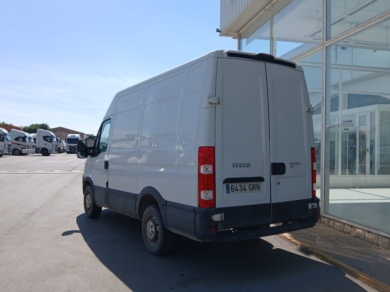 Furgón IVECO 35S13 V 10m3 - Pakettiauto: kuva Furgón IVECO 35S13 V 10m3 - Pakettiauto Furgón IVECO 35S13 V 10m3 - Pakettiauto: kuva Furgón IVECO 35S13 V 10m3 - Pakettiauto