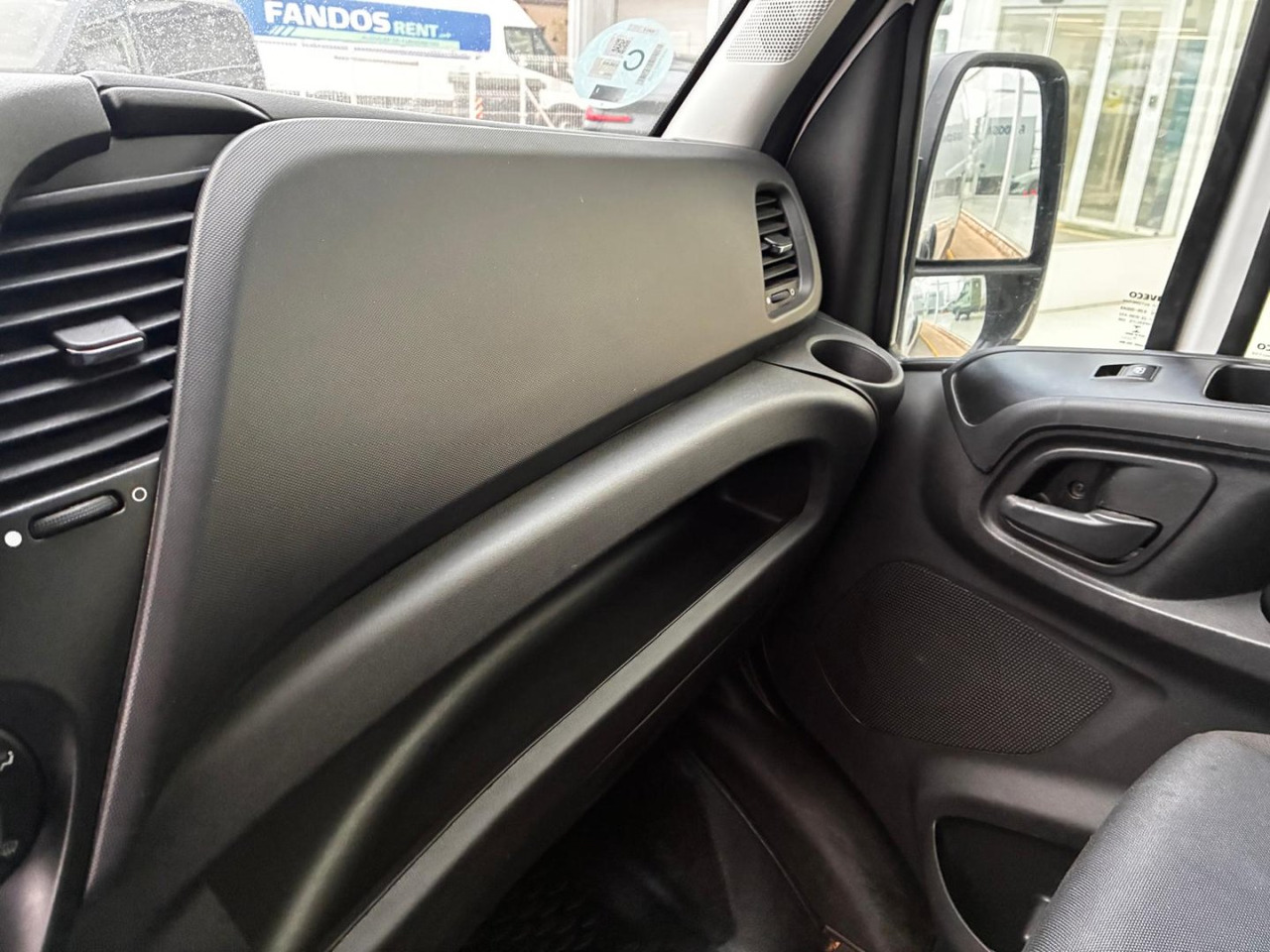 Pakettiauto Furgón IVECO 35S14 V 16m3: kuva Pakettiauto Furgón IVECO 35S14 V 16m3 Pakettiauto Furgón IVECO 35S14 V 16m3: kuva Pakettiauto Furgón IVECO 35S14 V 16m3